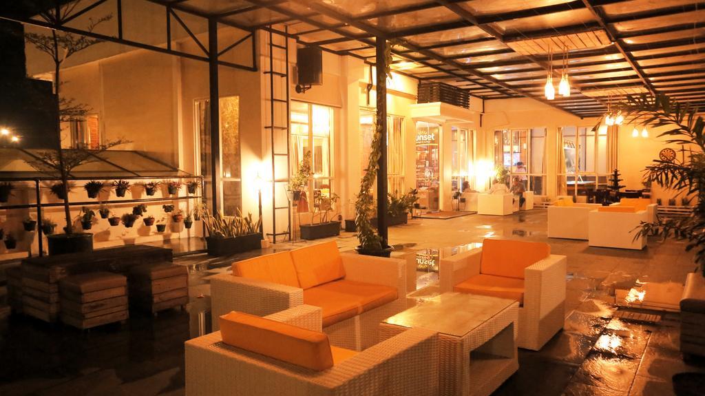 Amarelo Hotel Solo Exterior photo